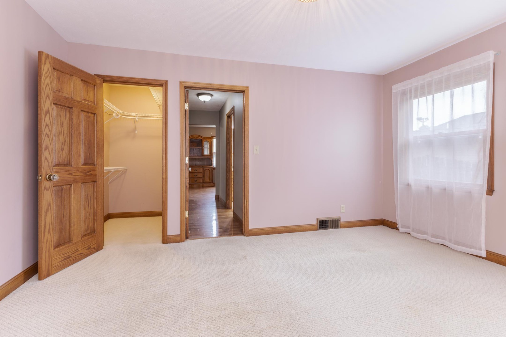 1114 Beechwood Avenue, Bloomington, IL 61701