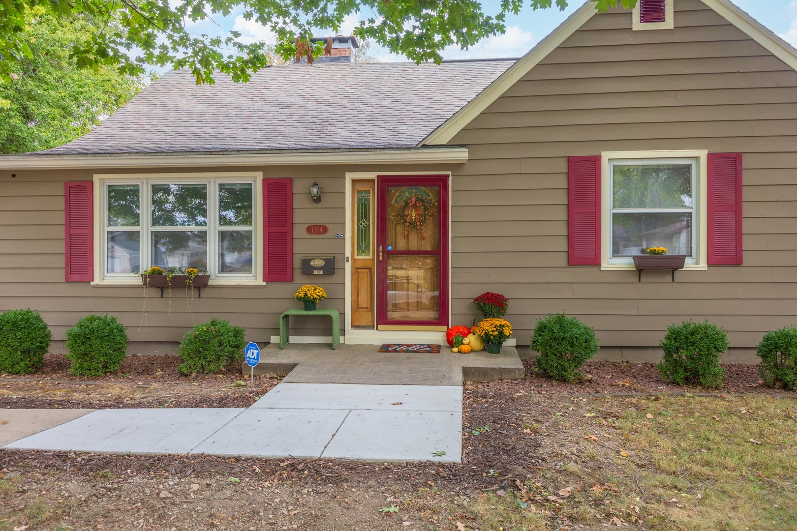 1114 Beechwood Avenue, Bloomington, IL 61701