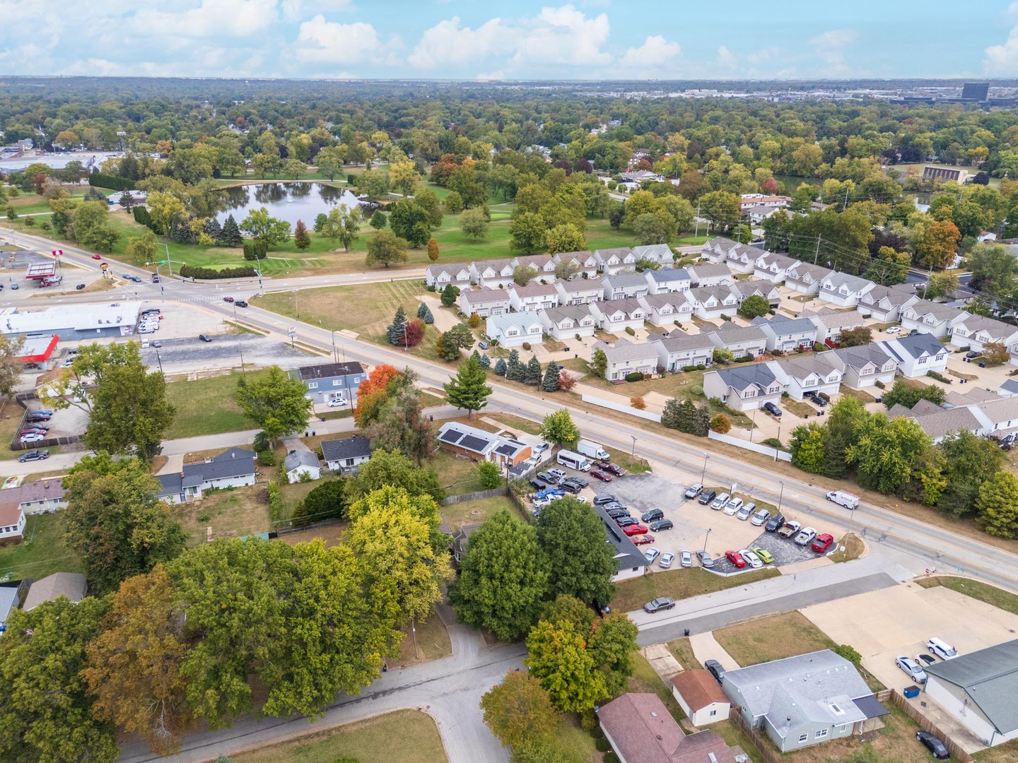 1114 Beechwood Avenue, Bloomington, IL 61701