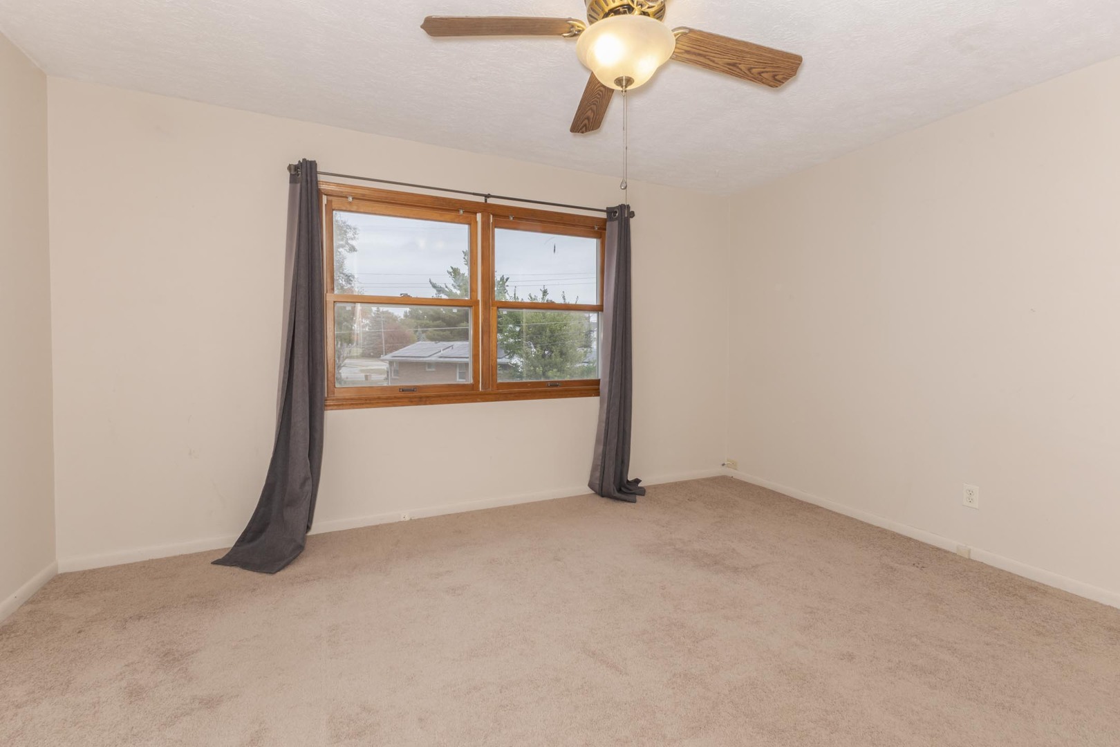 1114 Beechwood Avenue, Bloomington, IL 61701