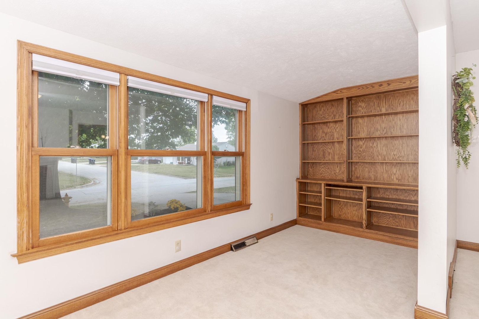 1114 Beechwood Avenue, Bloomington, IL 61701