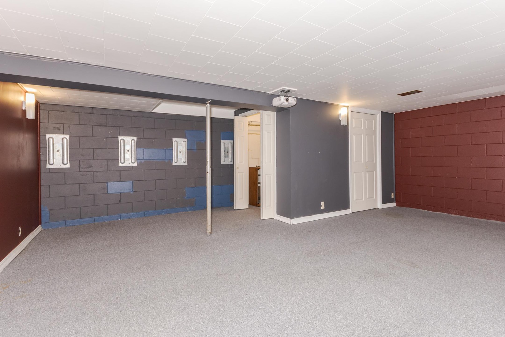 1114 Beechwood Avenue, Bloomington, IL 61701