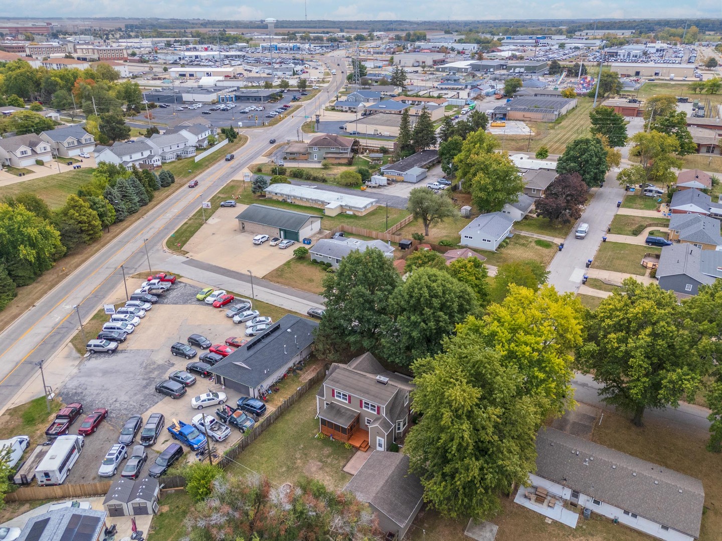 1114 Beechwood Avenue, Bloomington, IL 61701