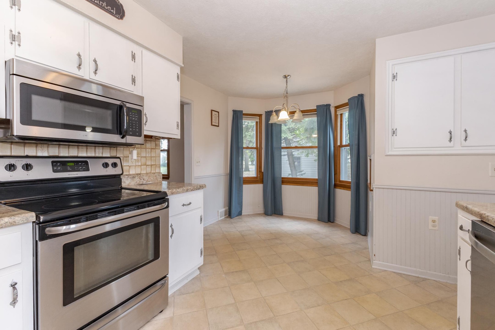 1114 Beechwood Avenue, Bloomington, IL 61701