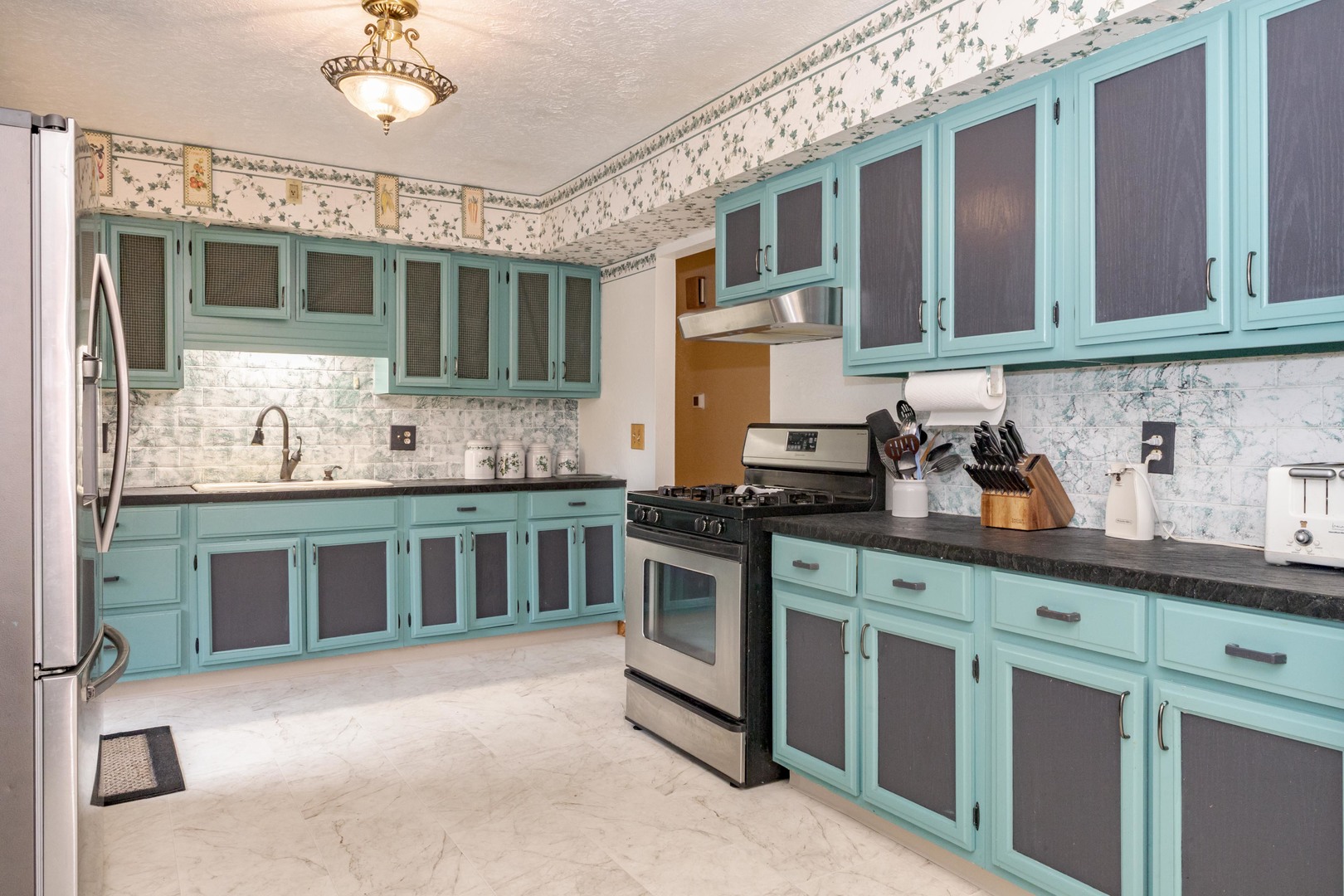 1909 Marzel Drive, Bloomington, IL 61701