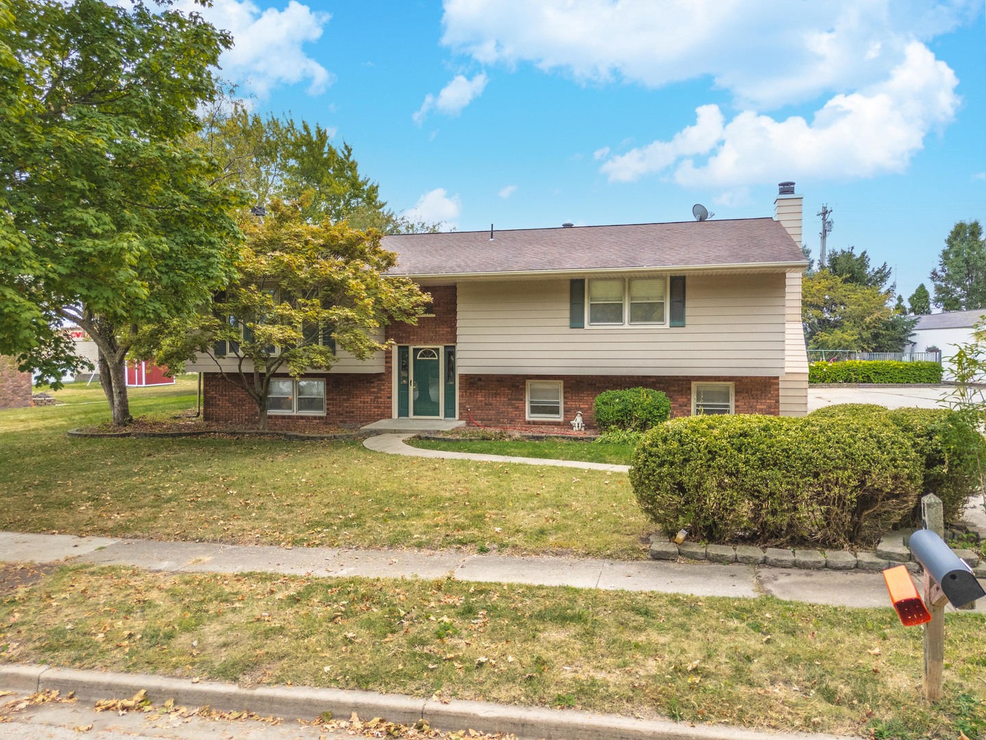 1909 Marzel Drive, Bloomington, IL 61701