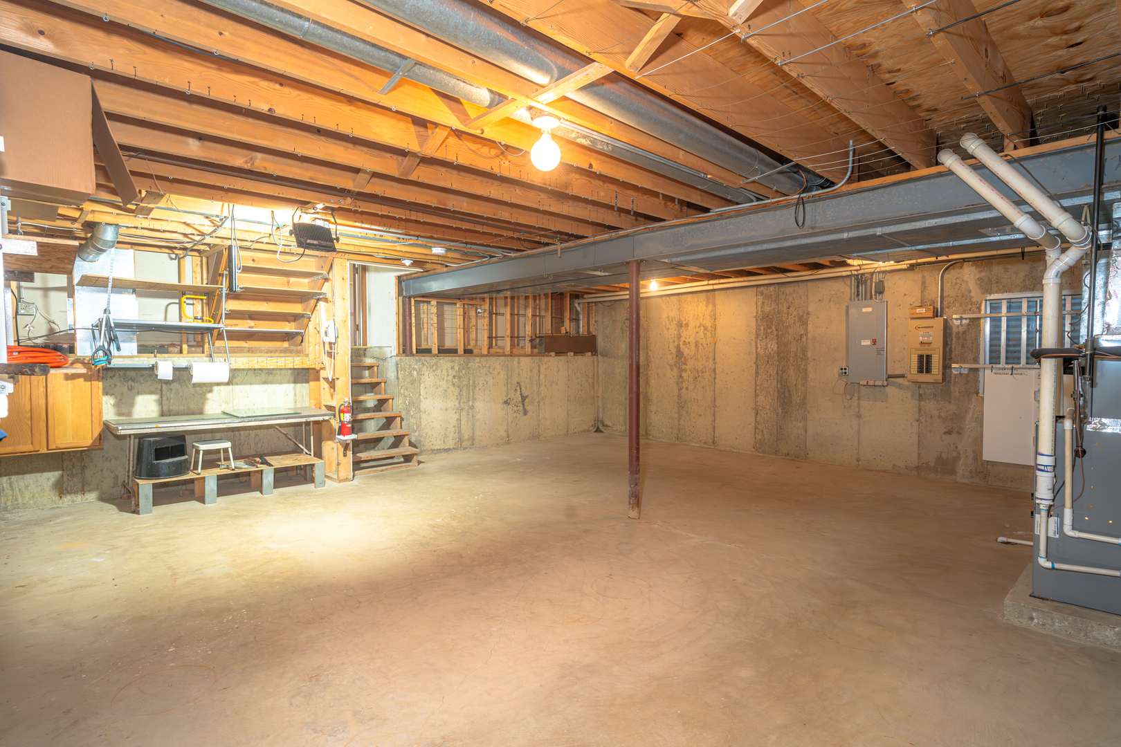 535 Logan Street, Roselle, IL 60172