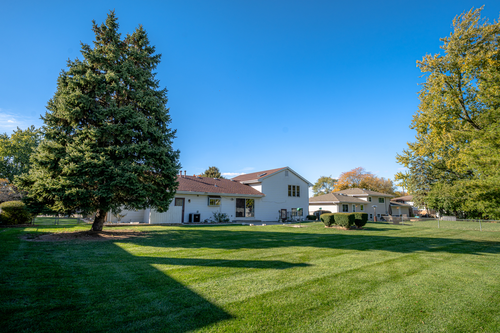 535 Logan Street, Roselle, IL 60172