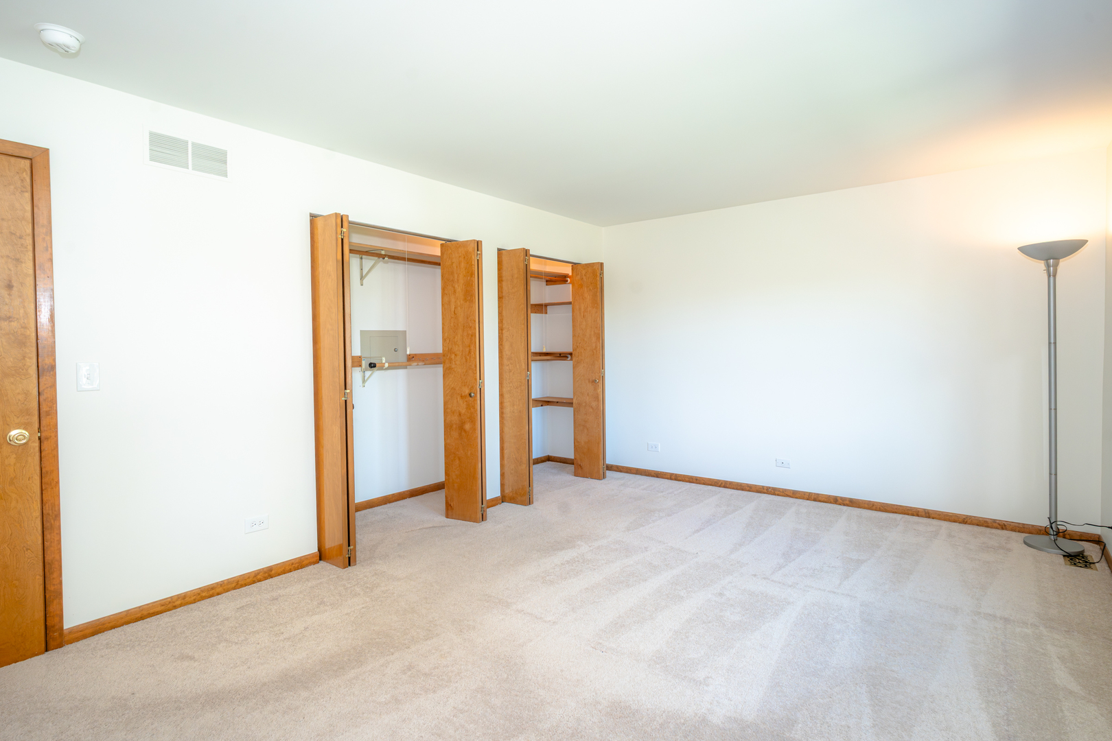 535 Logan Street, Roselle, IL 60172