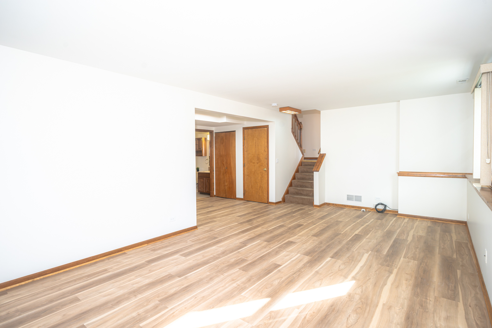 535 Logan Street, Roselle, IL 60172