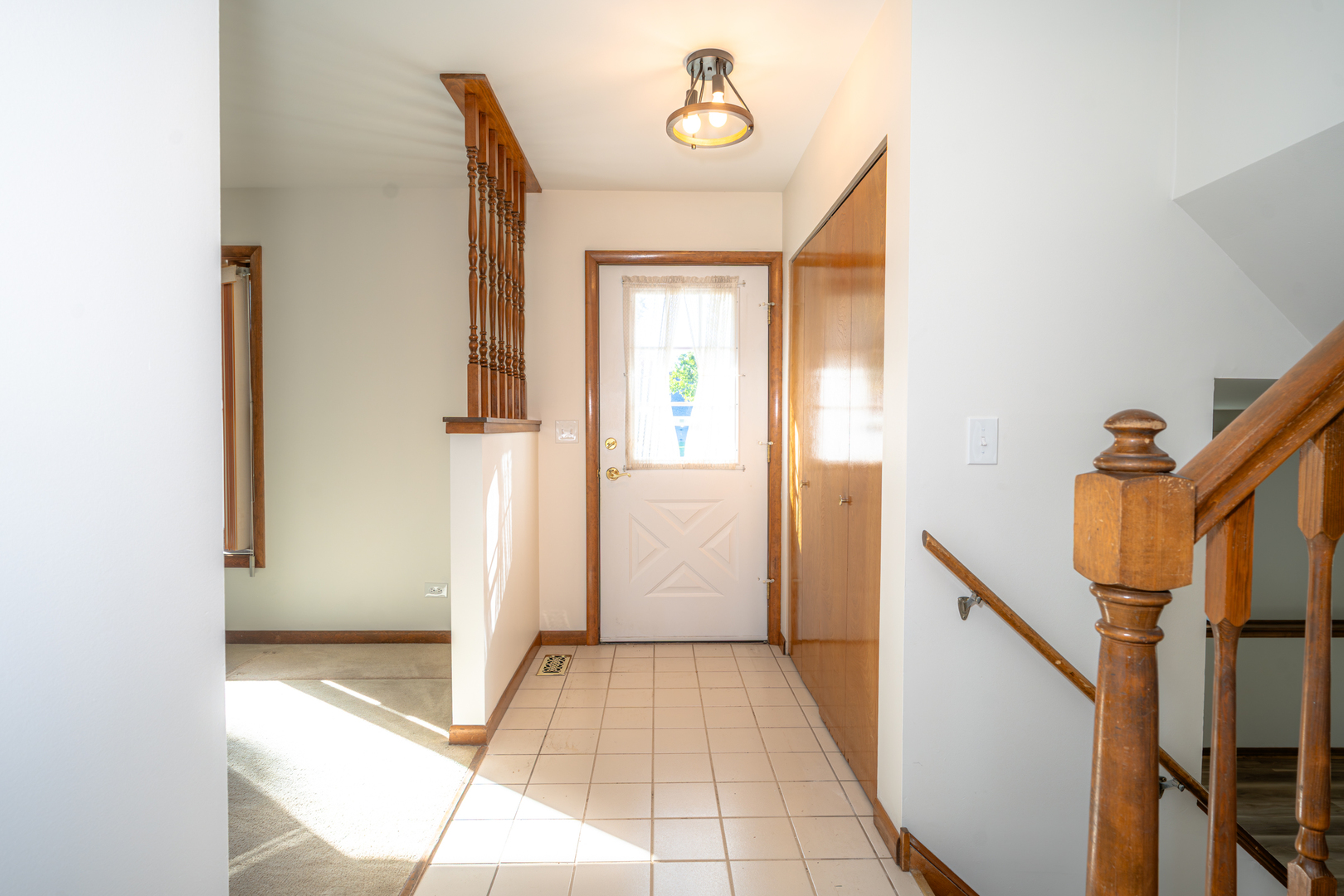 535 Logan Street, Roselle, IL 60172