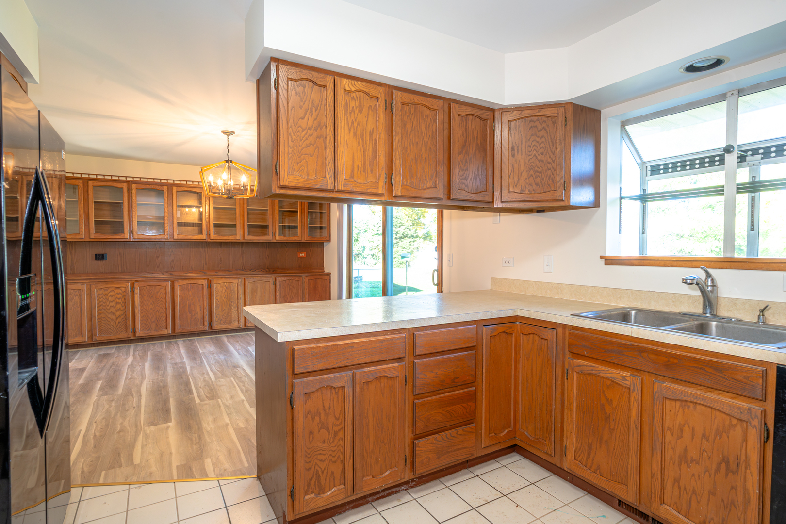 535 Logan Street, Roselle, IL 60172