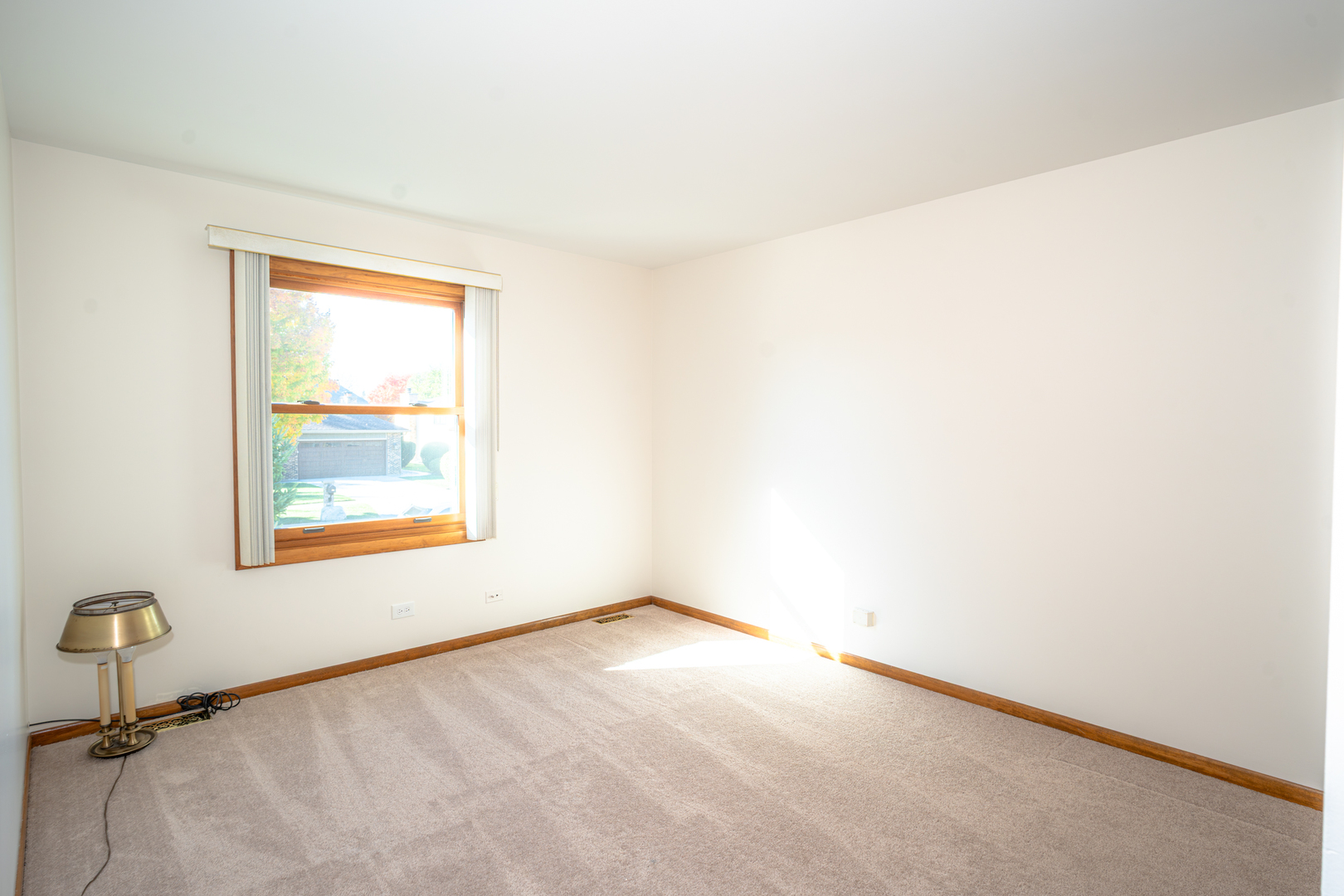 535 Logan Street, Roselle, IL 60172