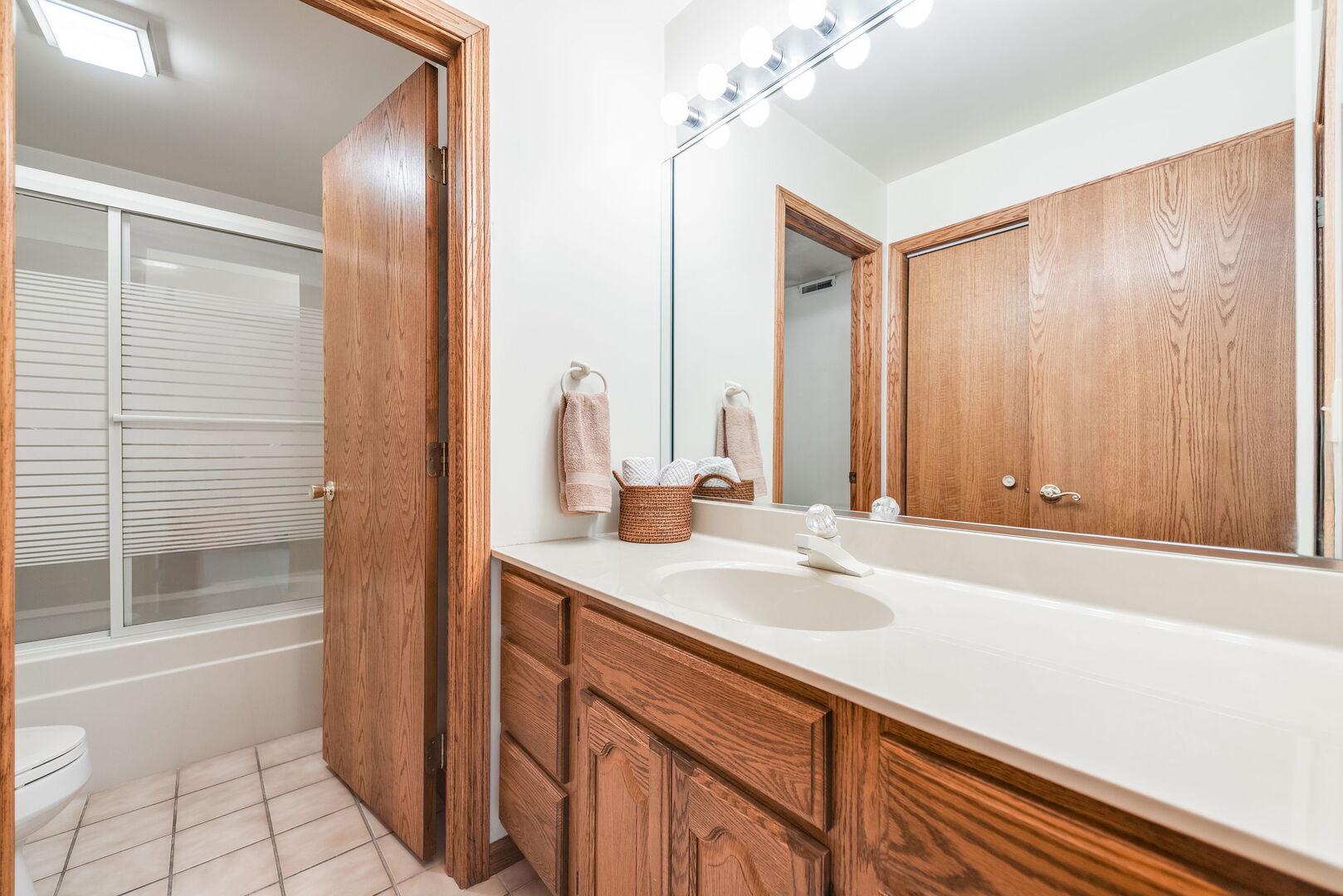 9841 Kennedy Avenue, Highland, IN 46322