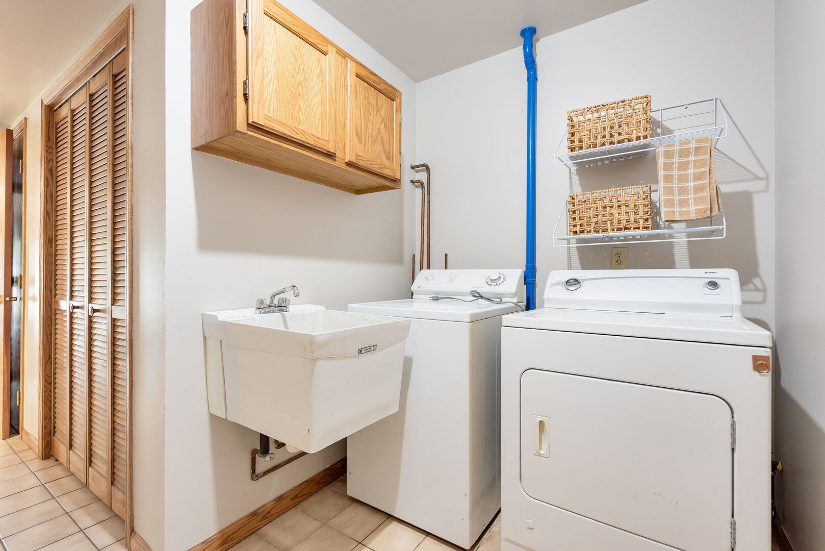 9841 Kennedy Avenue, Highland, IN 46322