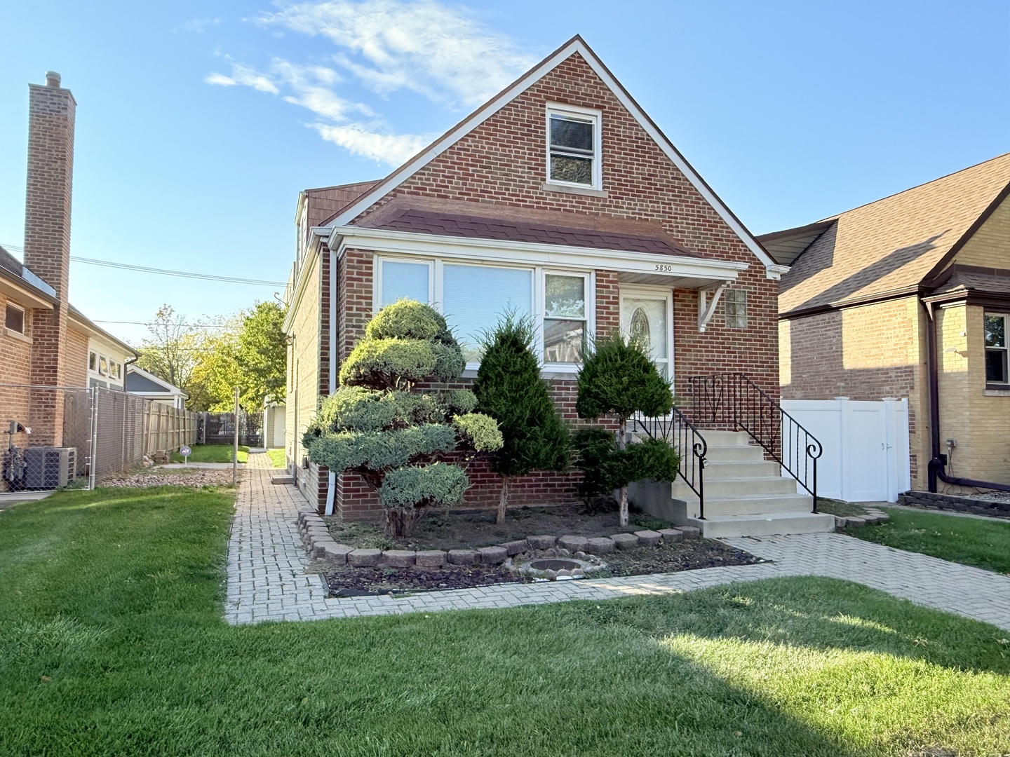 5850 S Neva Avenue, Chicago, IL 60638