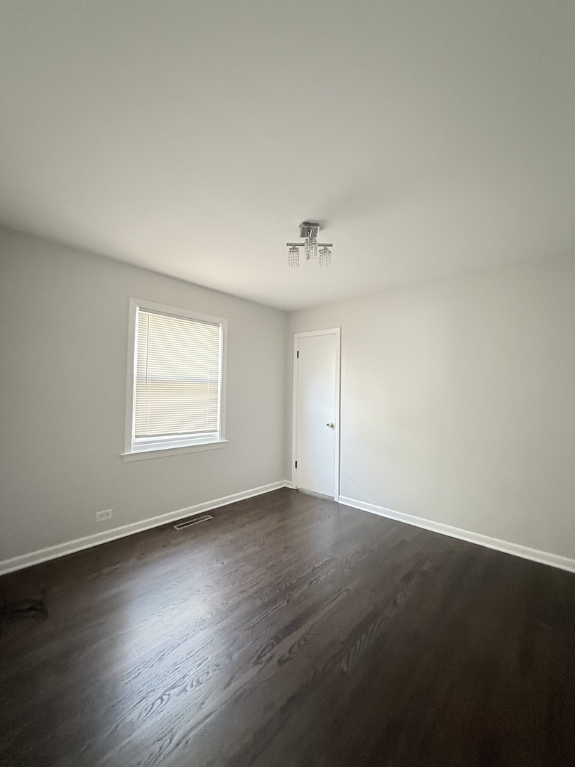 5850 S Neva Avenue, Chicago, IL 60638