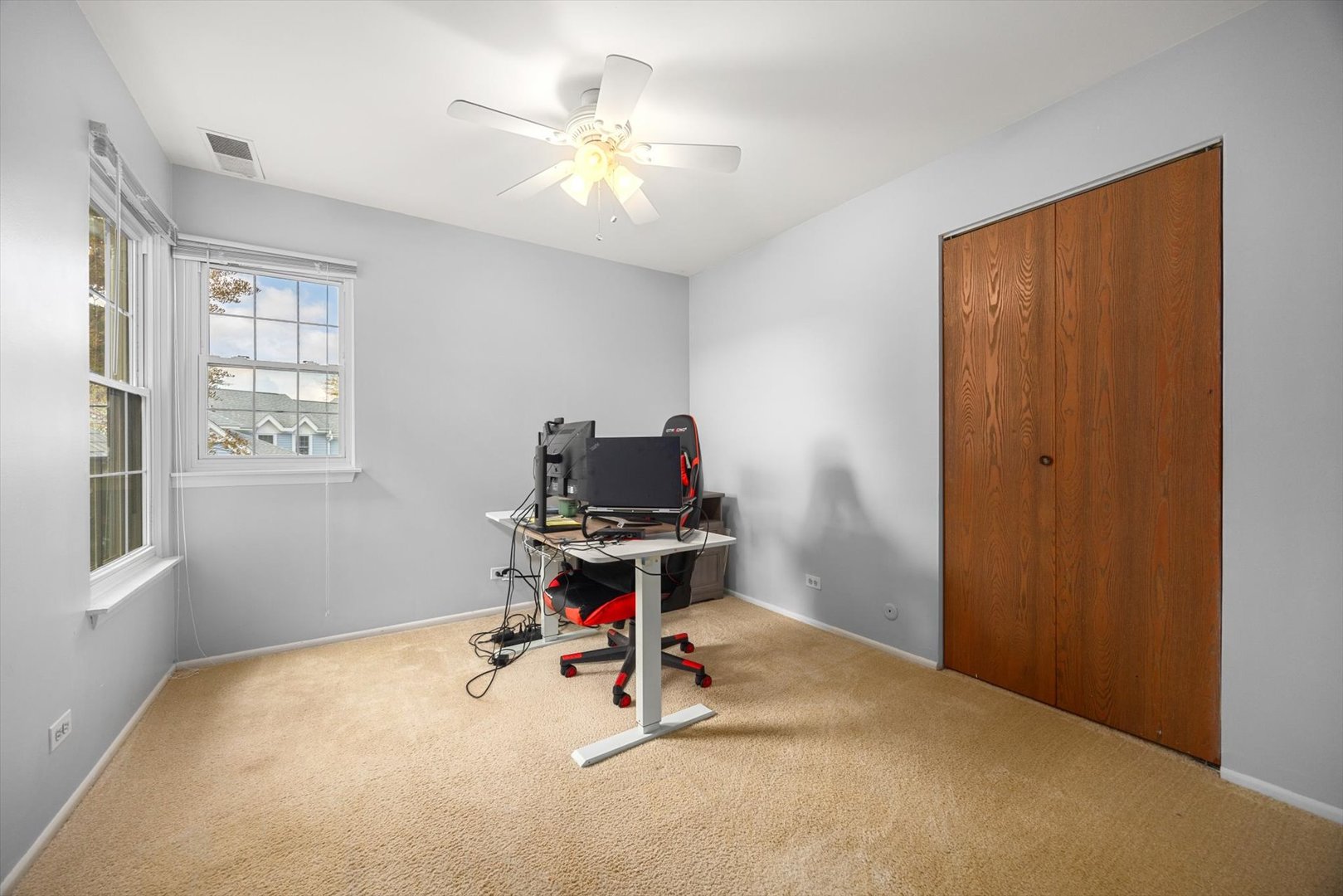 1968 Quaker Hollow Lane, Streamwood, IL 60107