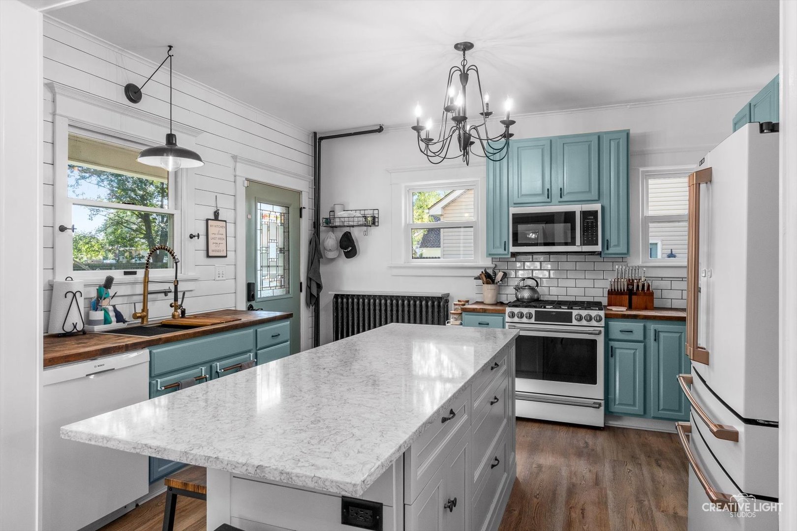 325 W Grant Street, Sheridan, IL 60551