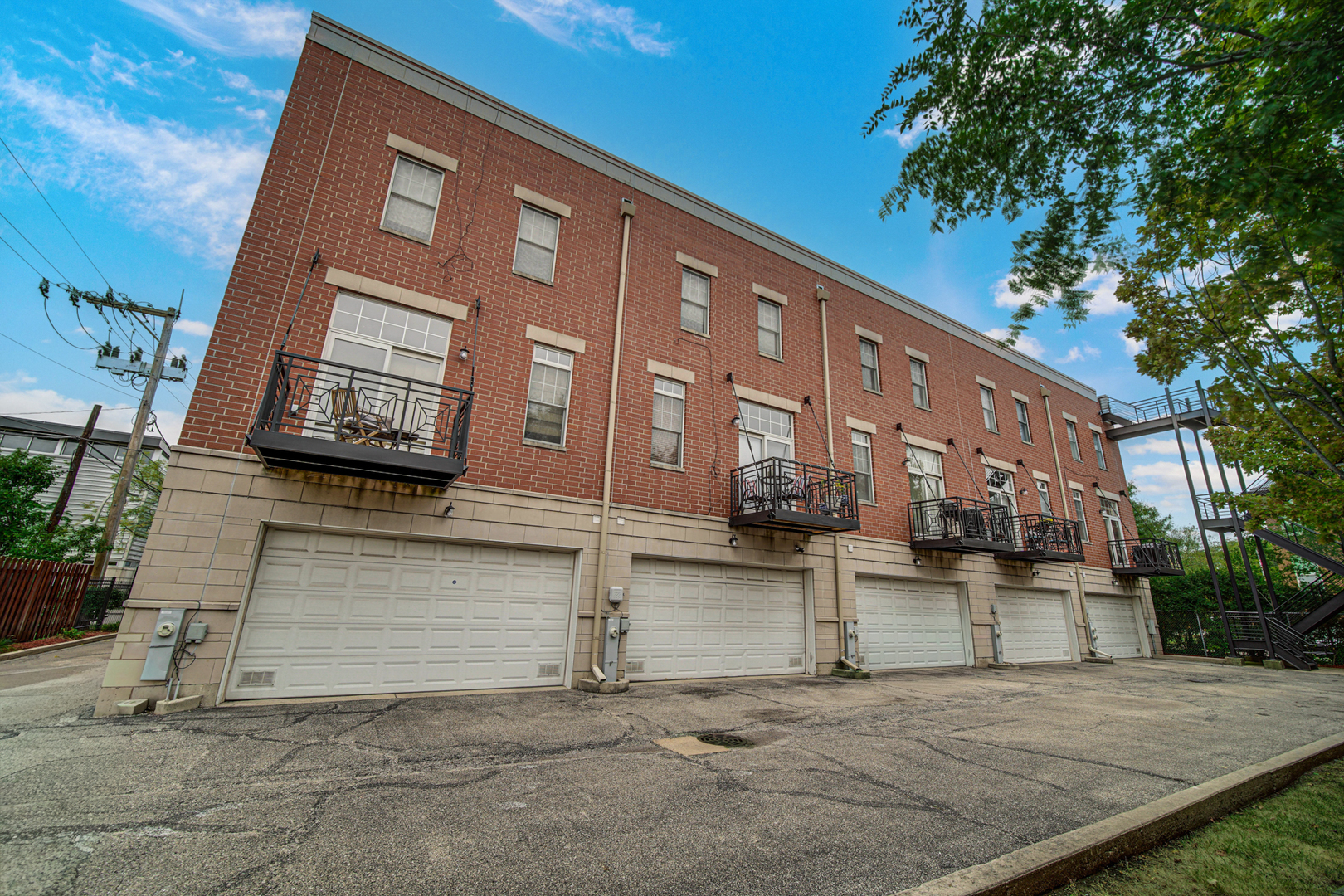 4635 S Greenwood Avenue, Chicago, IL 60653