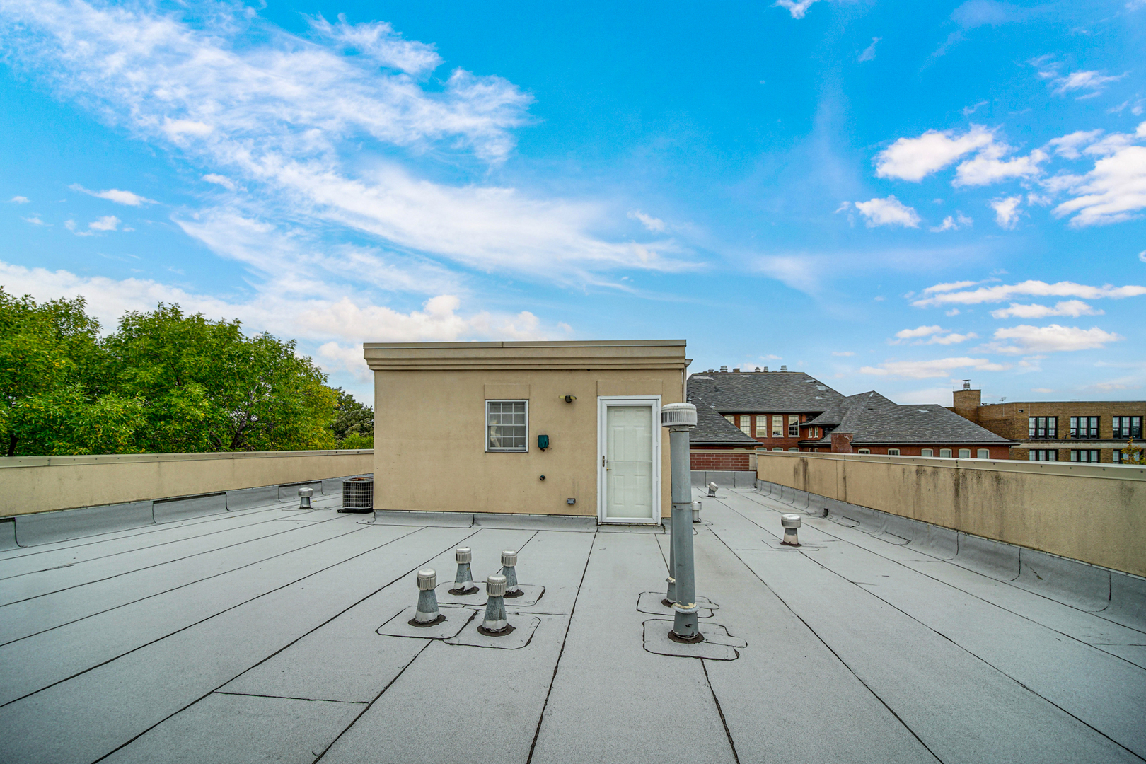 4635 S Greenwood Avenue, Chicago, IL 60653