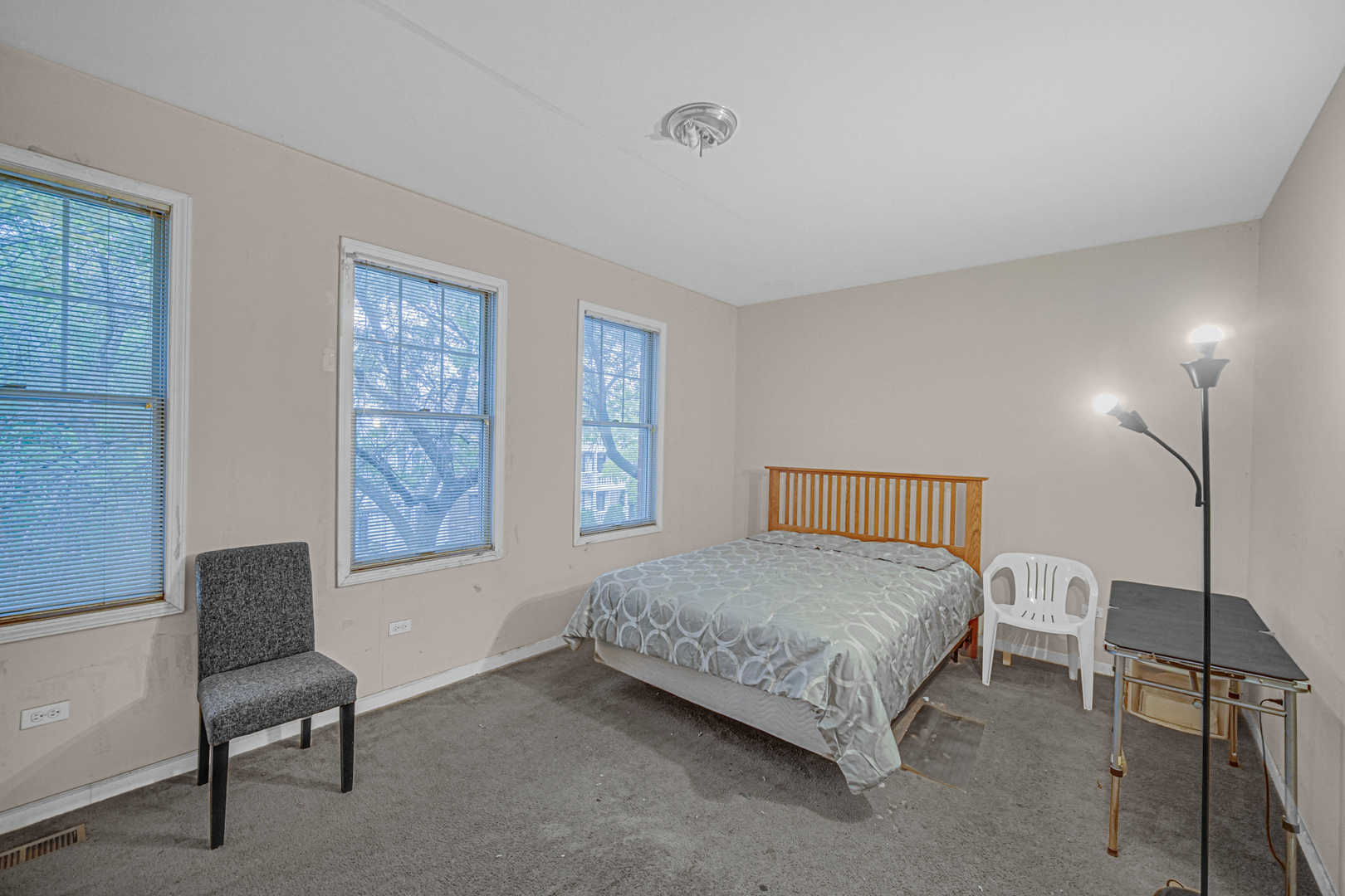 4635 S Greenwood Avenue, Chicago, IL 60653