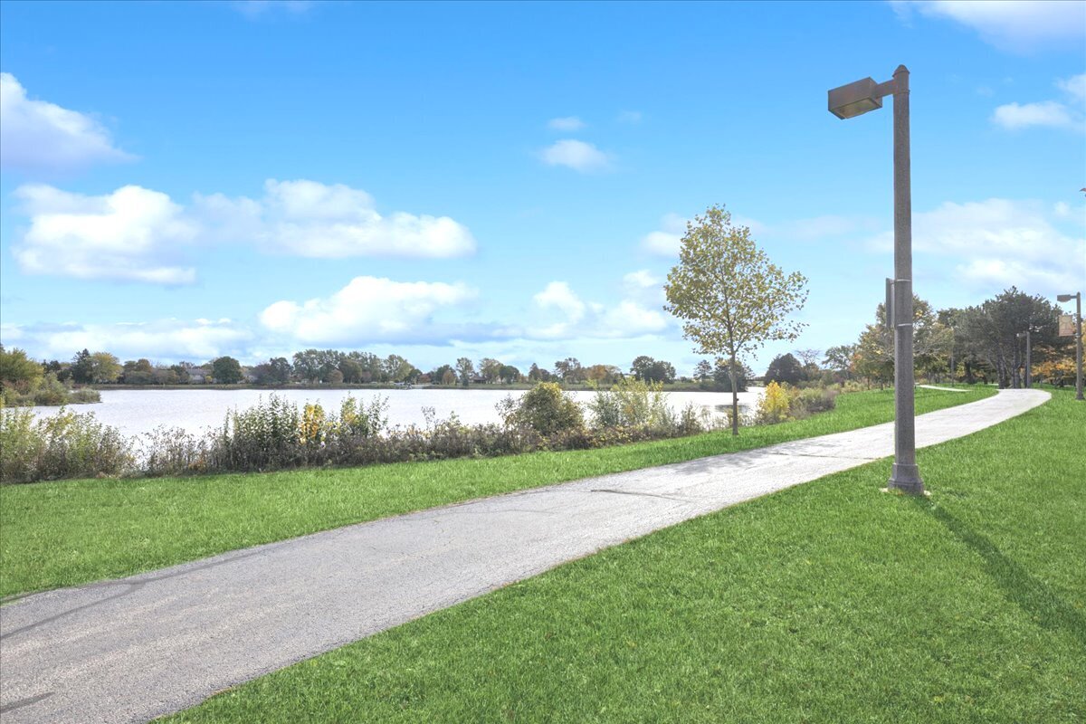 11 Echo Court #12, Vernon Hills, IL 60061