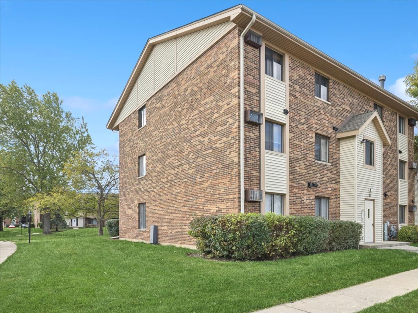 11 Echo Court #12, Vernon Hills, IL 60061