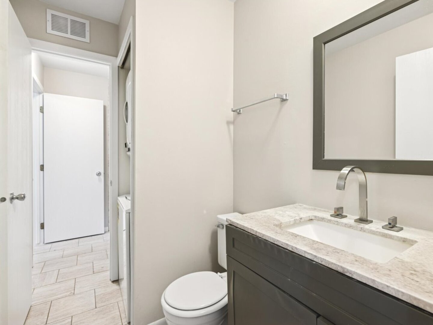 11 Echo Court #12, Vernon Hills, IL 60061