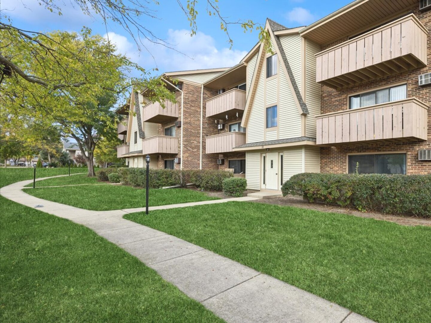11 Echo Court #12, Vernon Hills, IL 60061
