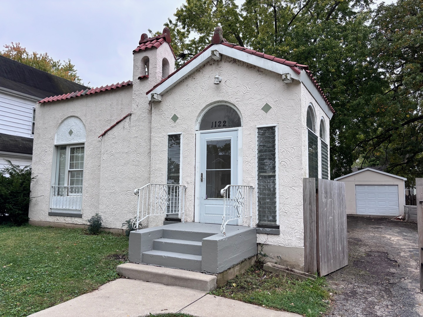 1122 N Ash Street, Waukegan, IL 60085