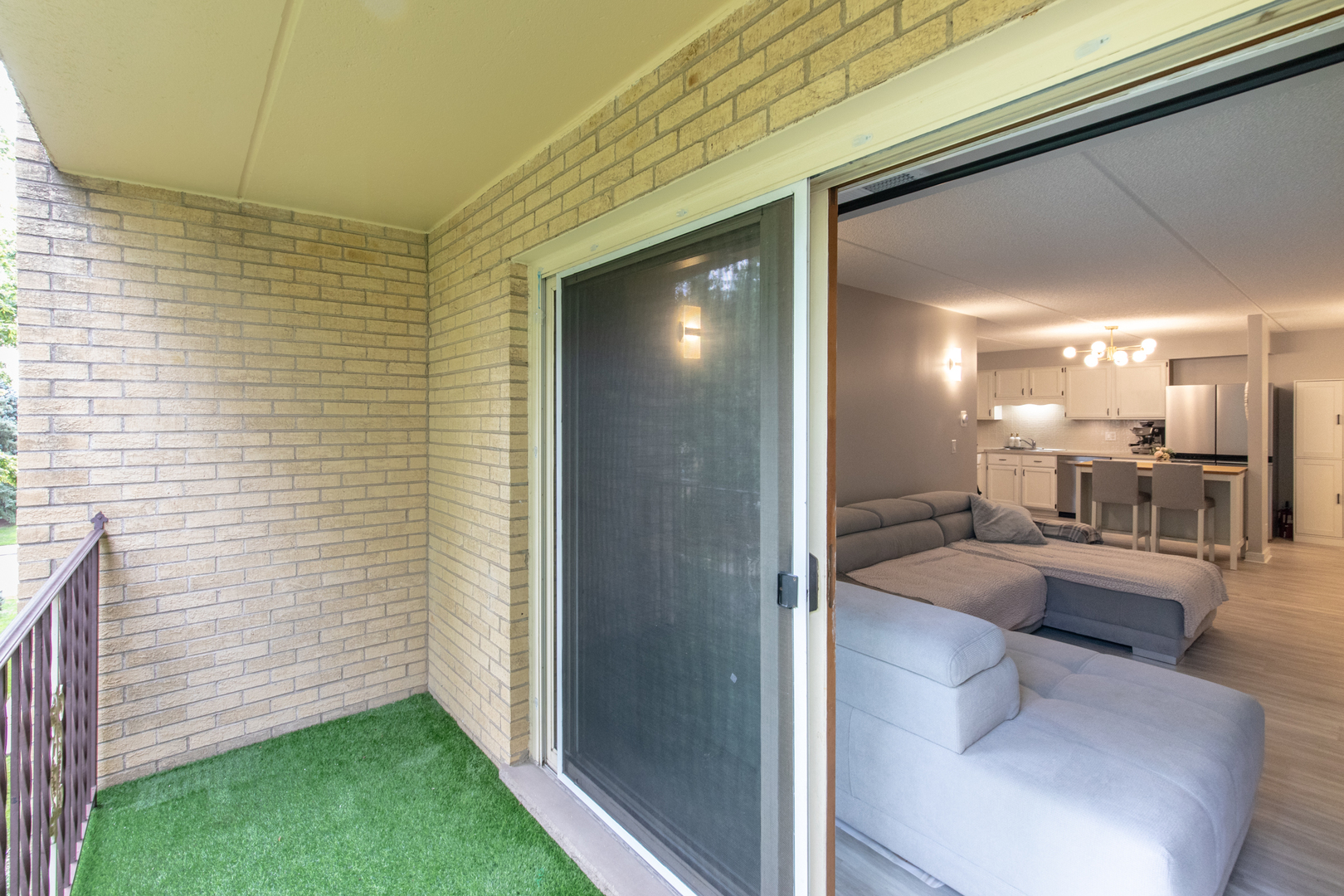 6430 W Belle Plaine Avenue #307, Chicago, IL 60634