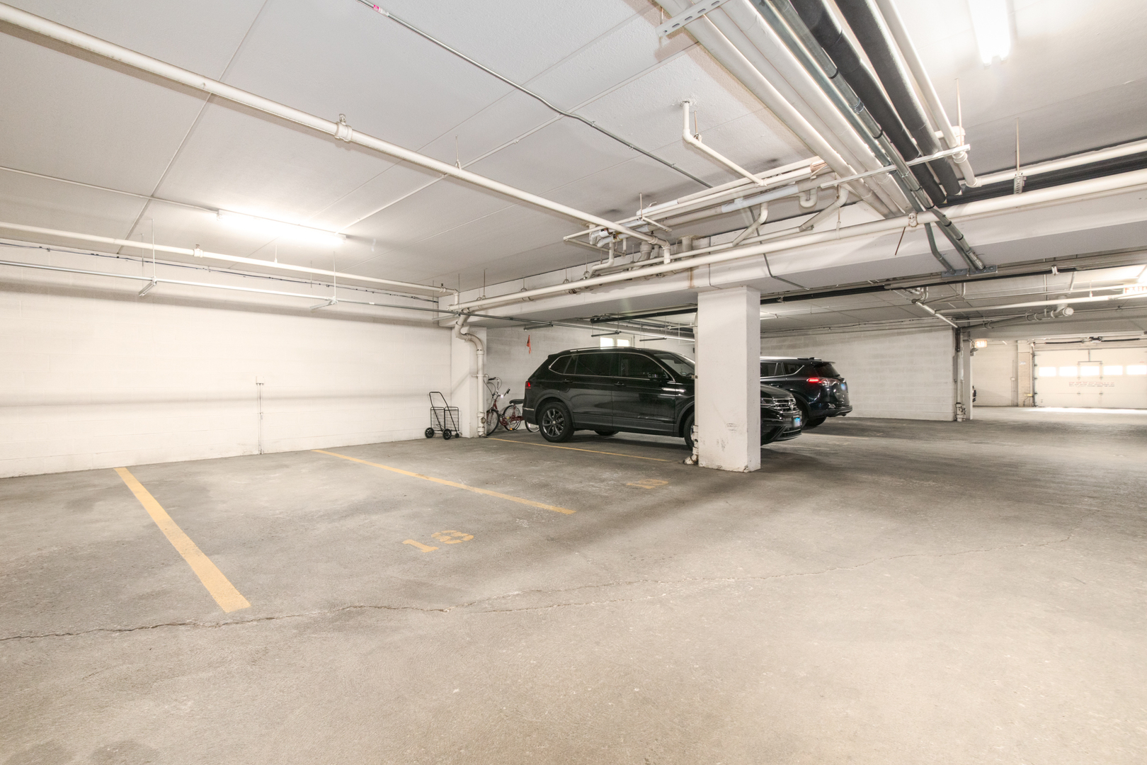 6430 W Belle Plaine Avenue #307, Chicago, IL 60634