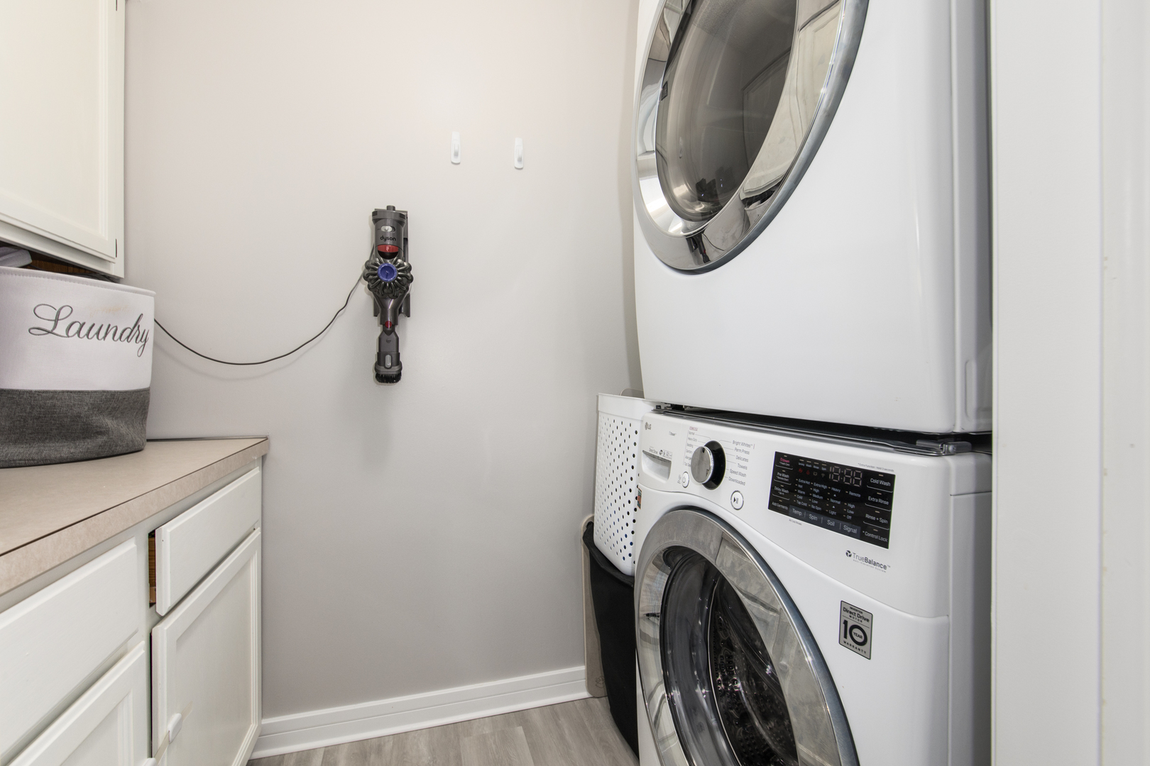 6430 W Belle Plaine Avenue #307, Chicago, IL 60634