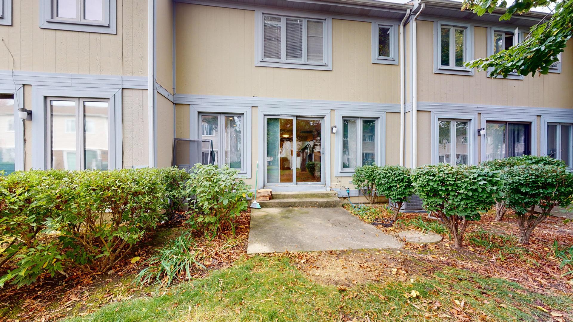 333 Redwing Drive, Deerfield, IL 60015