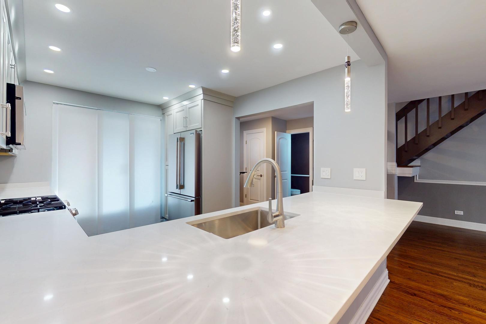 333 Redwing Drive, Deerfield, IL 60015