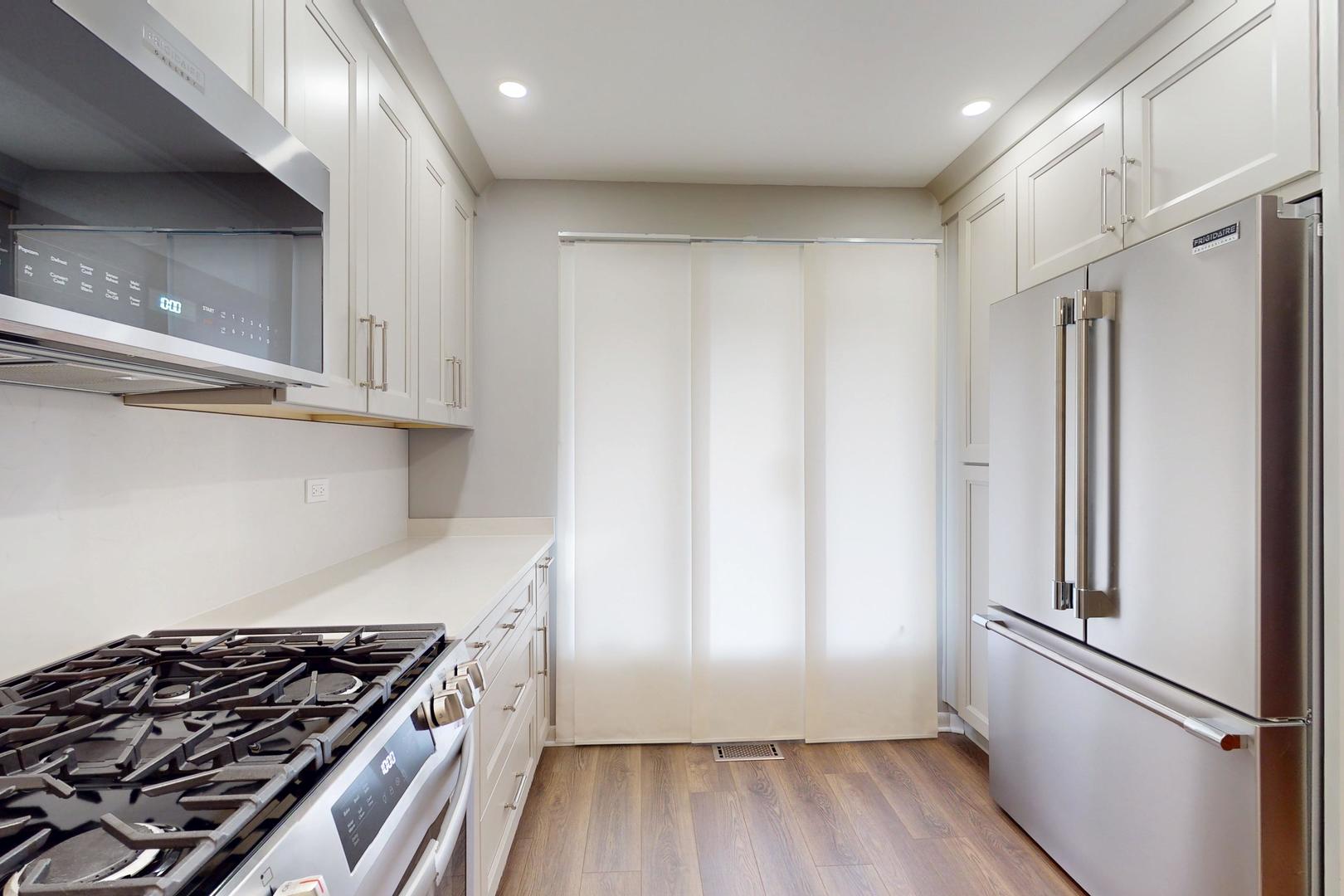 333 Redwing Drive, Deerfield, IL 60015