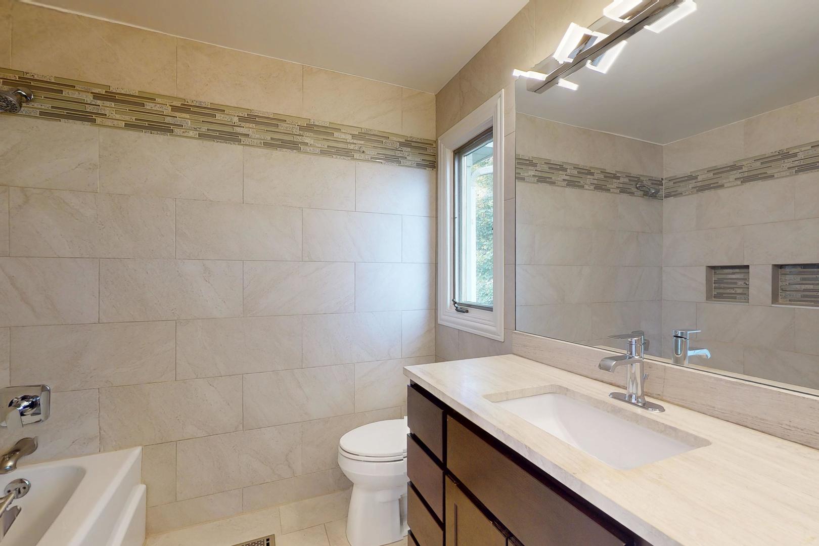 333 Redwing Drive, Deerfield, IL 60015