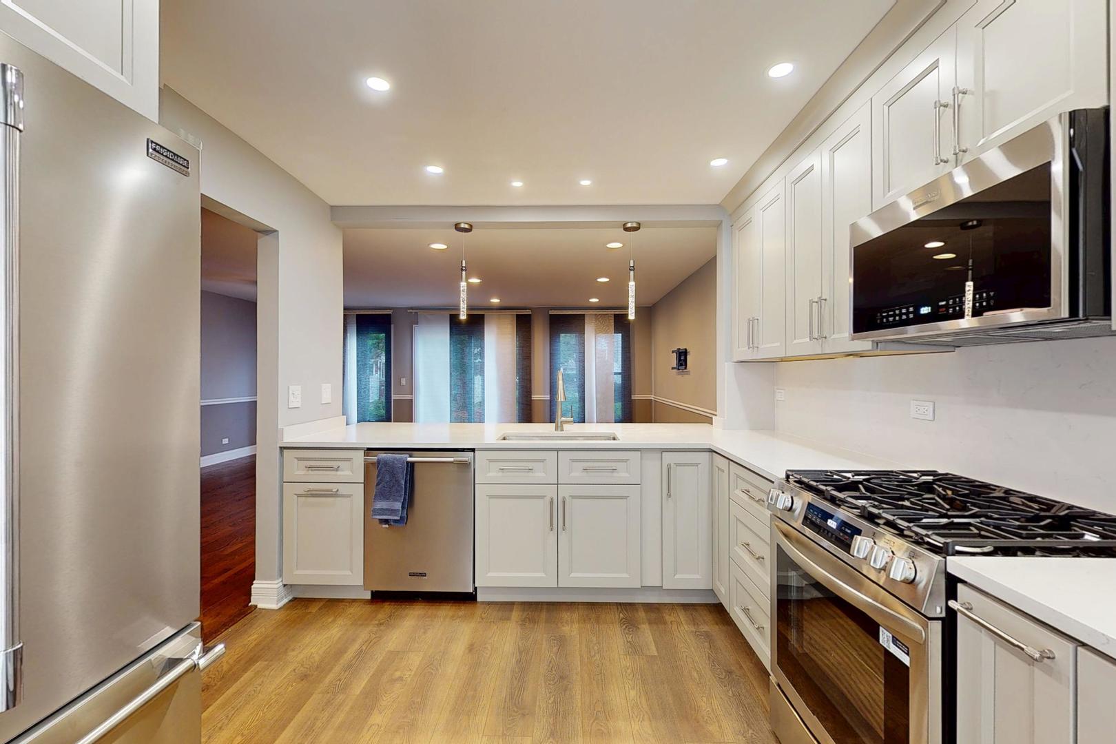 333 Redwing Drive, Deerfield, IL 60015