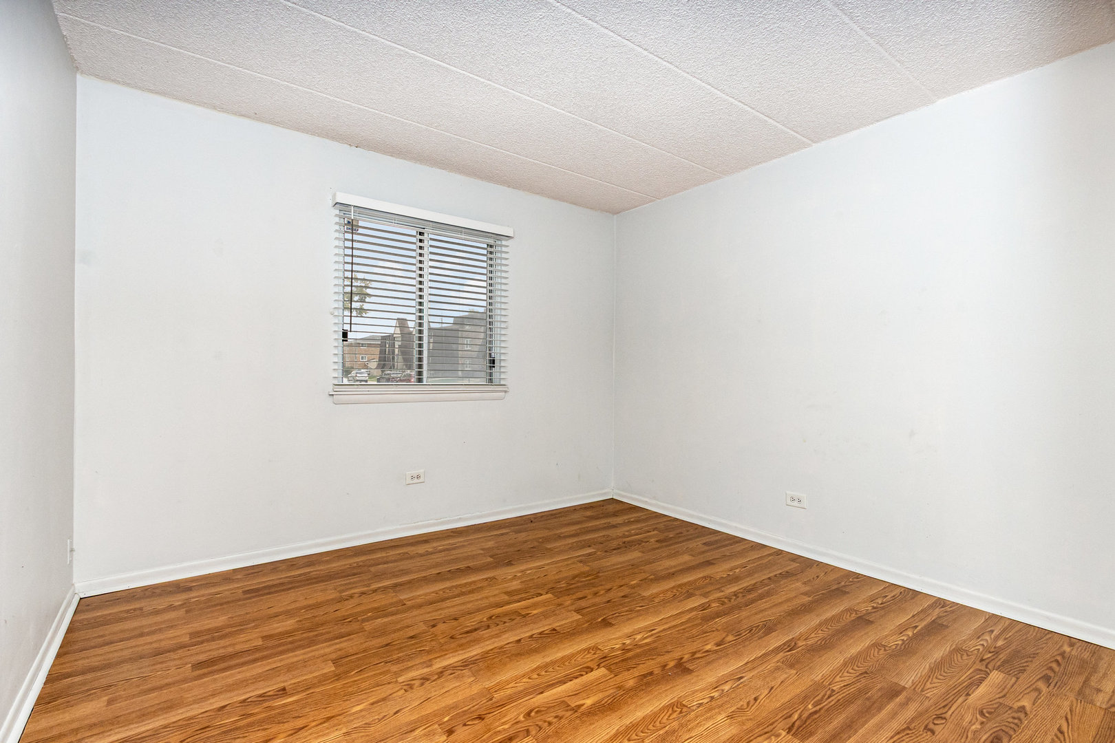 1615 Richmond Circle #101, Joliet, IL 60435