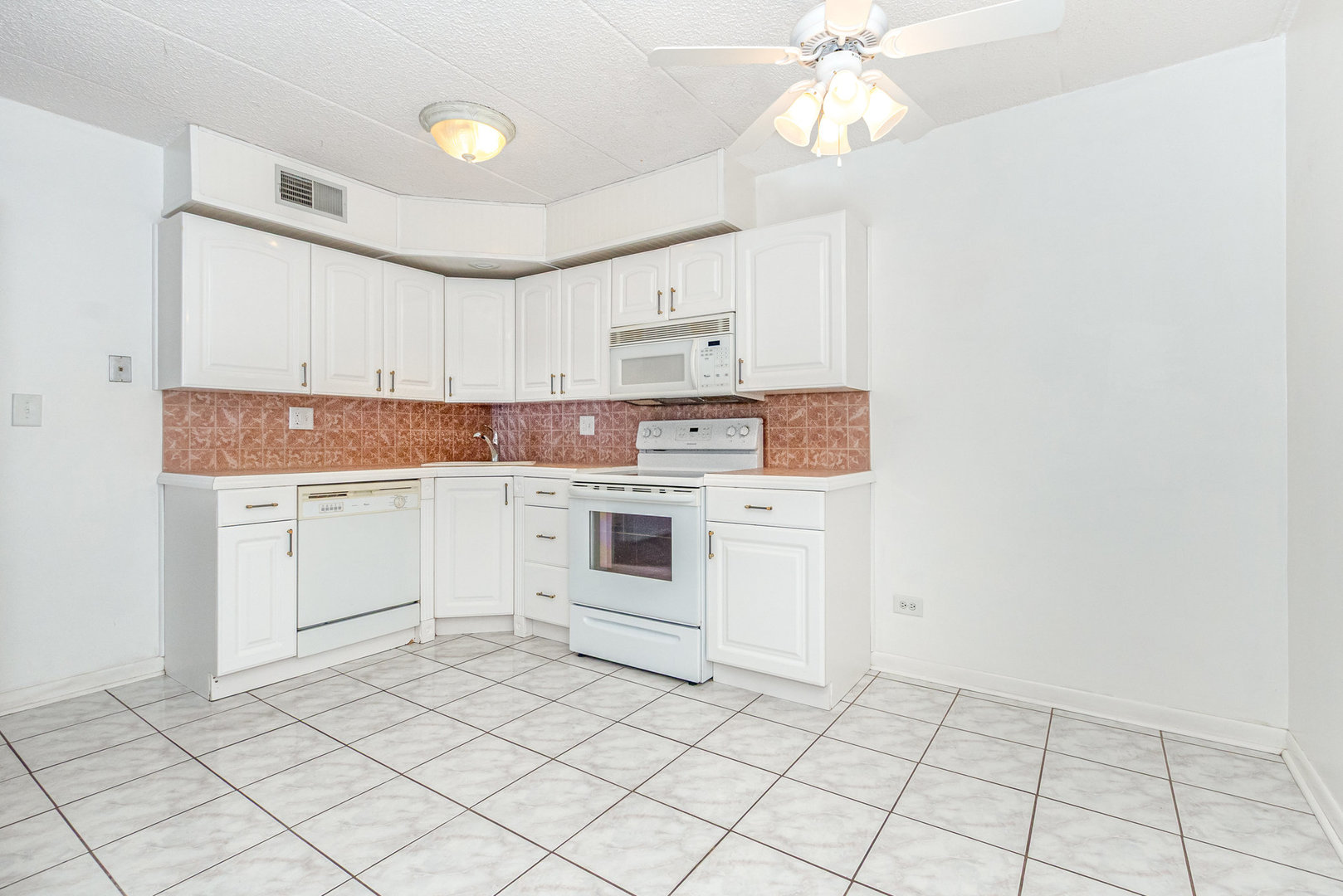 1615 Richmond Circle #101, Joliet, IL 60435