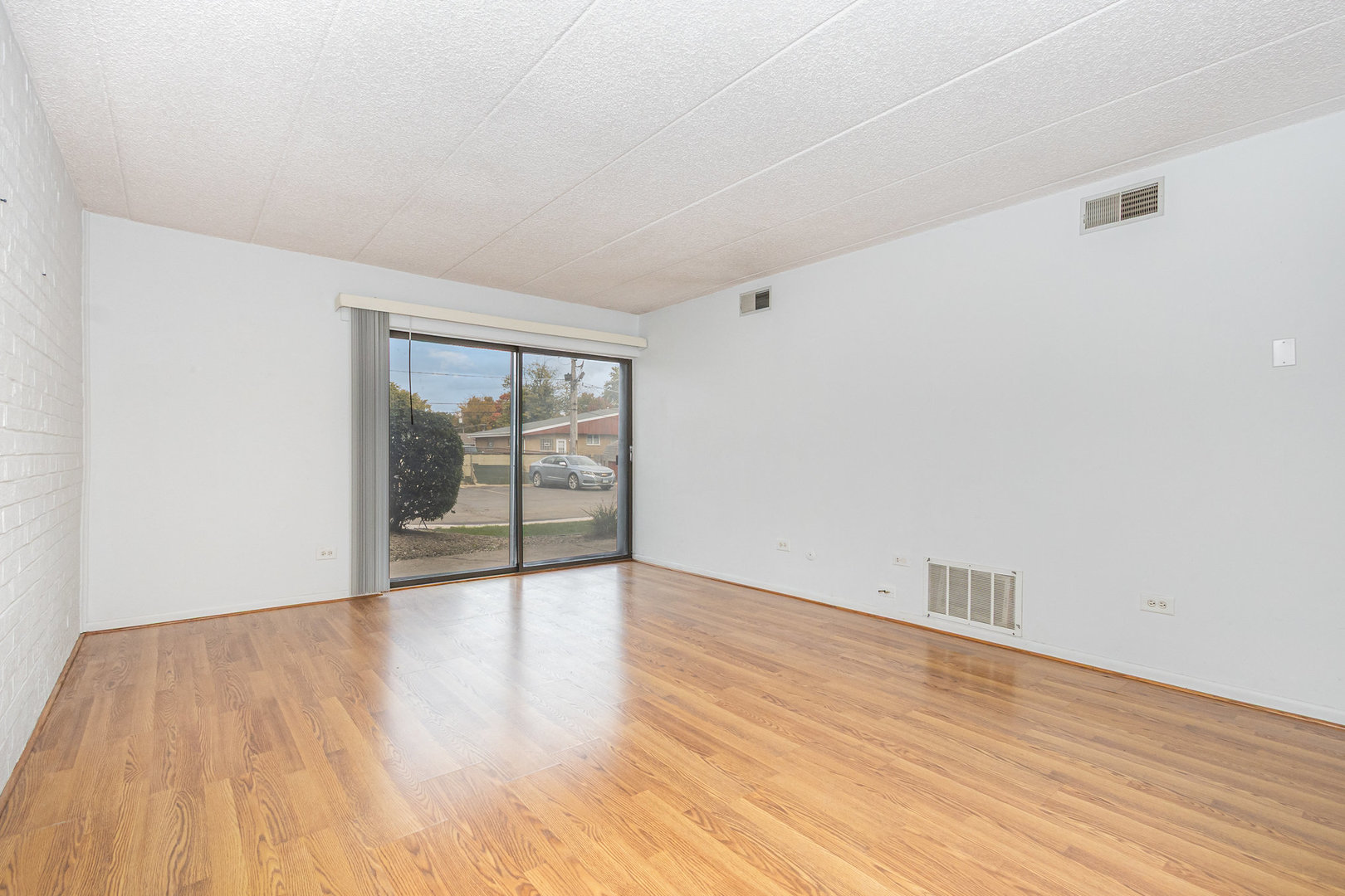 1615 Richmond Circle #101, Joliet, IL 60435