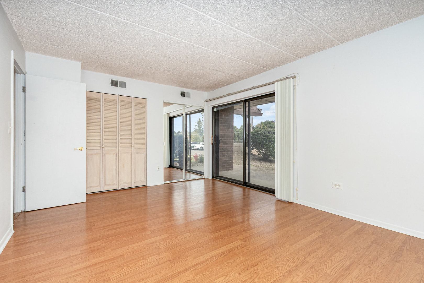1615 Richmond Circle #101, Joliet, IL 60435