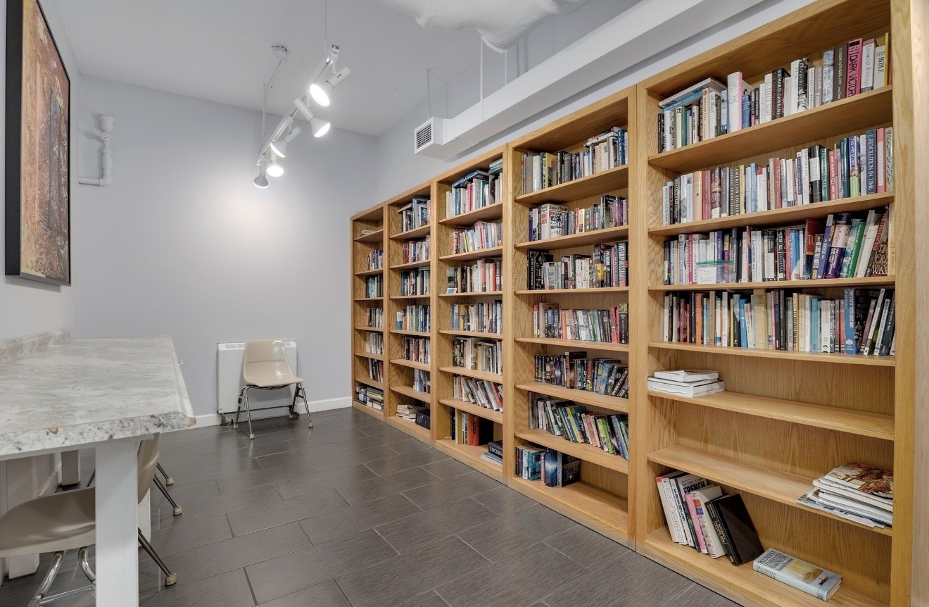 1550 N Lake Shore Drive #9F, Chicago, IL 60610