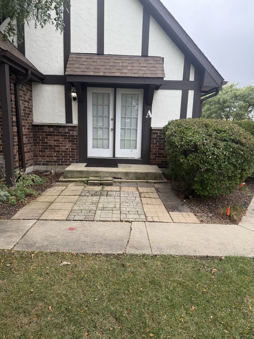 1642 Country Lakes Drive #A, Naperville, IL 60563