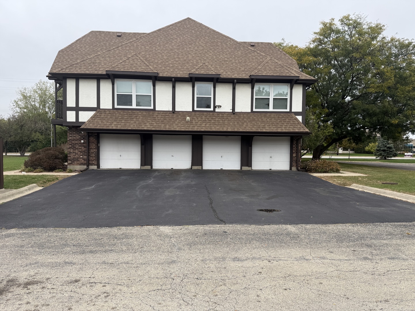 1642 Country Lakes Drive #A, Naperville, IL 60563