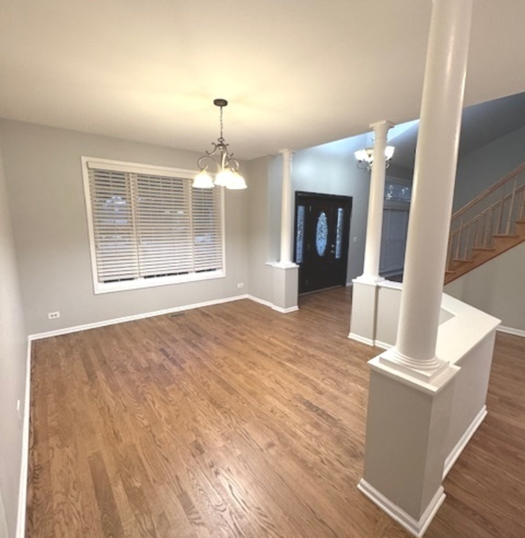 1256 ERIC Lane, Lake Zurich, IL 60047