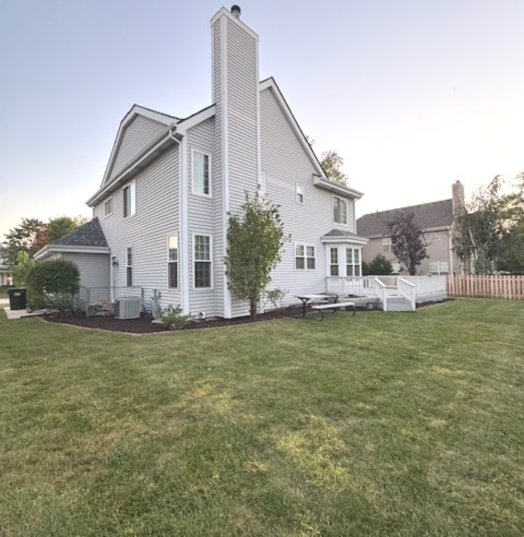 1256 ERIC Lane, Lake Zurich, IL 60047