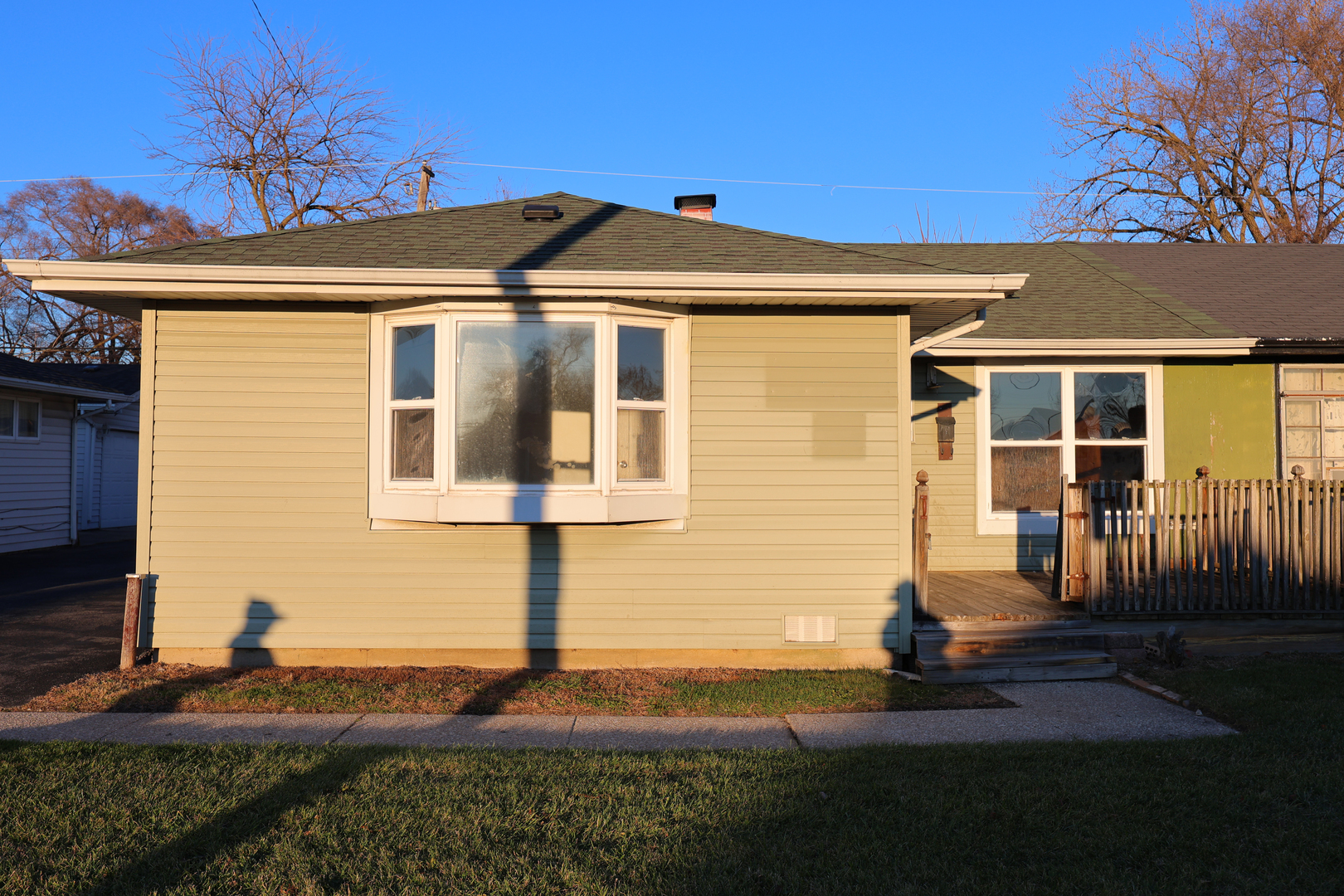 3210 Mcbreen Avenue, Robbins, IL 60472