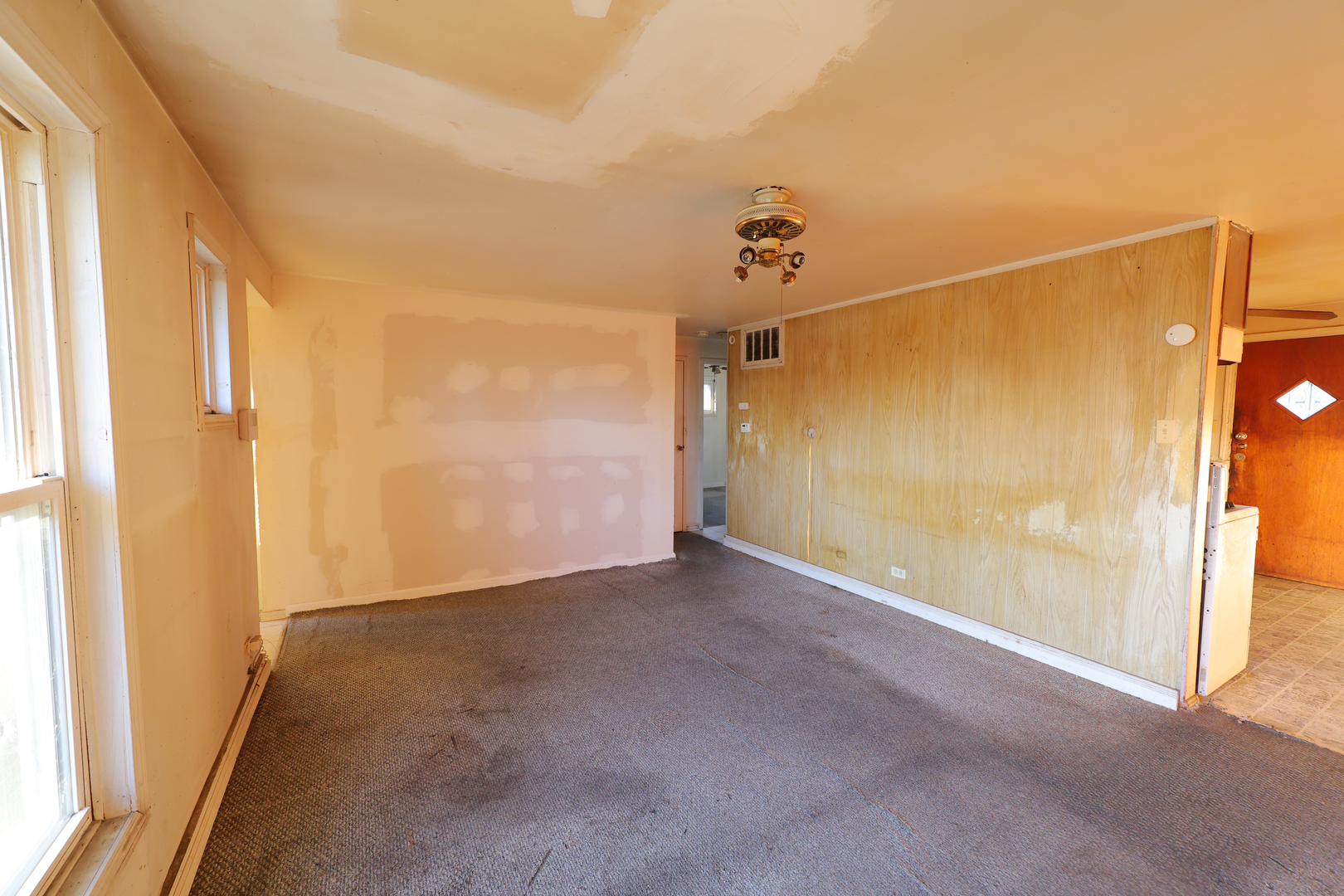 3210 Mcbreen Avenue, Robbins, IL 60472